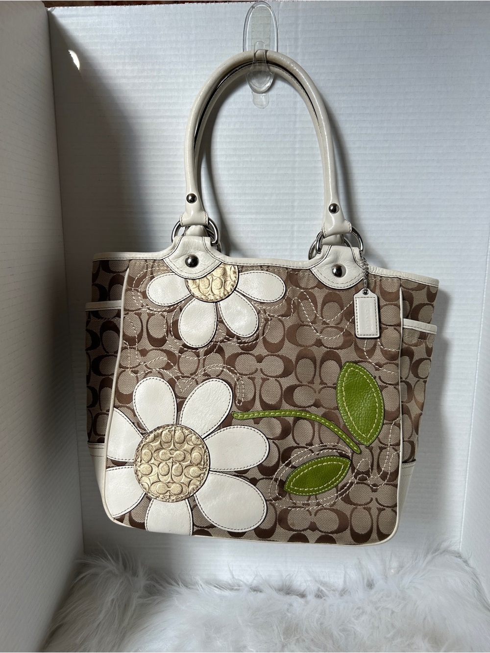 Coach Bleeker Daisy Appliqué Tote Bag in Beige/White/Green